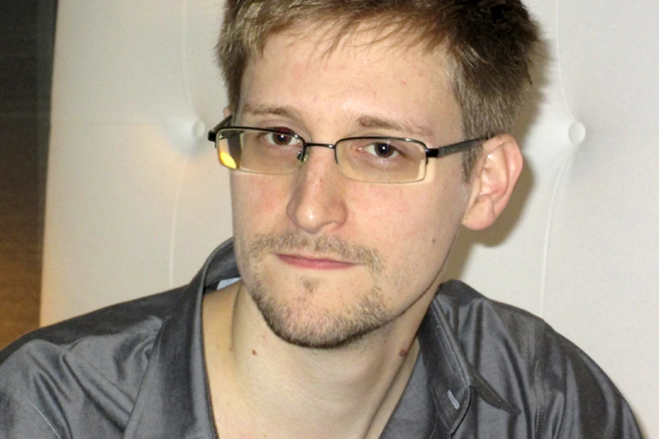 Сноуден ранее работал в ЦРУ