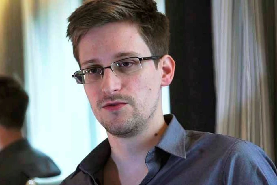 Эдвард Сноуден просится в Эквадор
