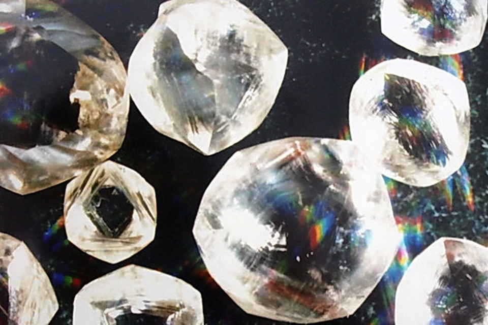 Ученые собираются получить сверхтвердые алмазы, моделируя подземное давление и температуру.
