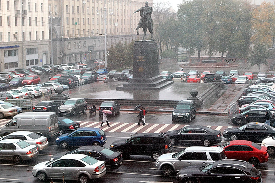 Рекордный ливень привел к рекордным пробкам в столице