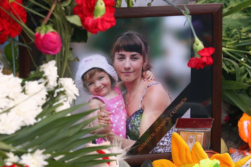 Жена и дочь Александра Вивчерука погибля из-за буздумного лихачества гонщиков.