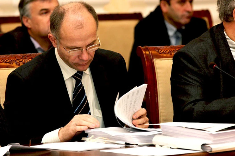 Смоленские депутаты поДУМАли о бюджете