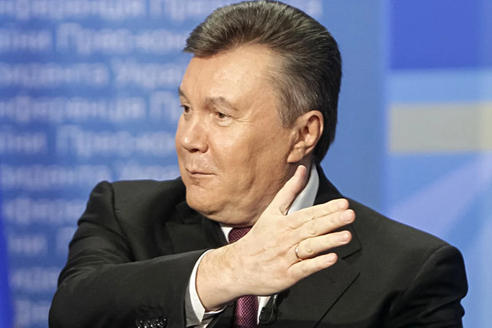 И только Виктор Янукович, слушая все это со всех стороне, наверняка ни на минуту не перестает торговаться