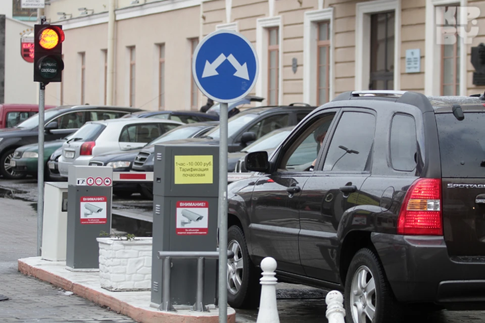 В Минске паркоматы не справляются с наплывом посетителей.