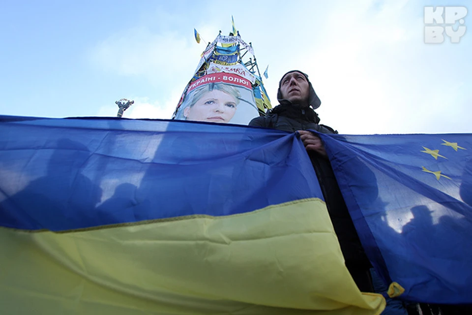 Практически никто из митингующих не состоит ни в какой партии.