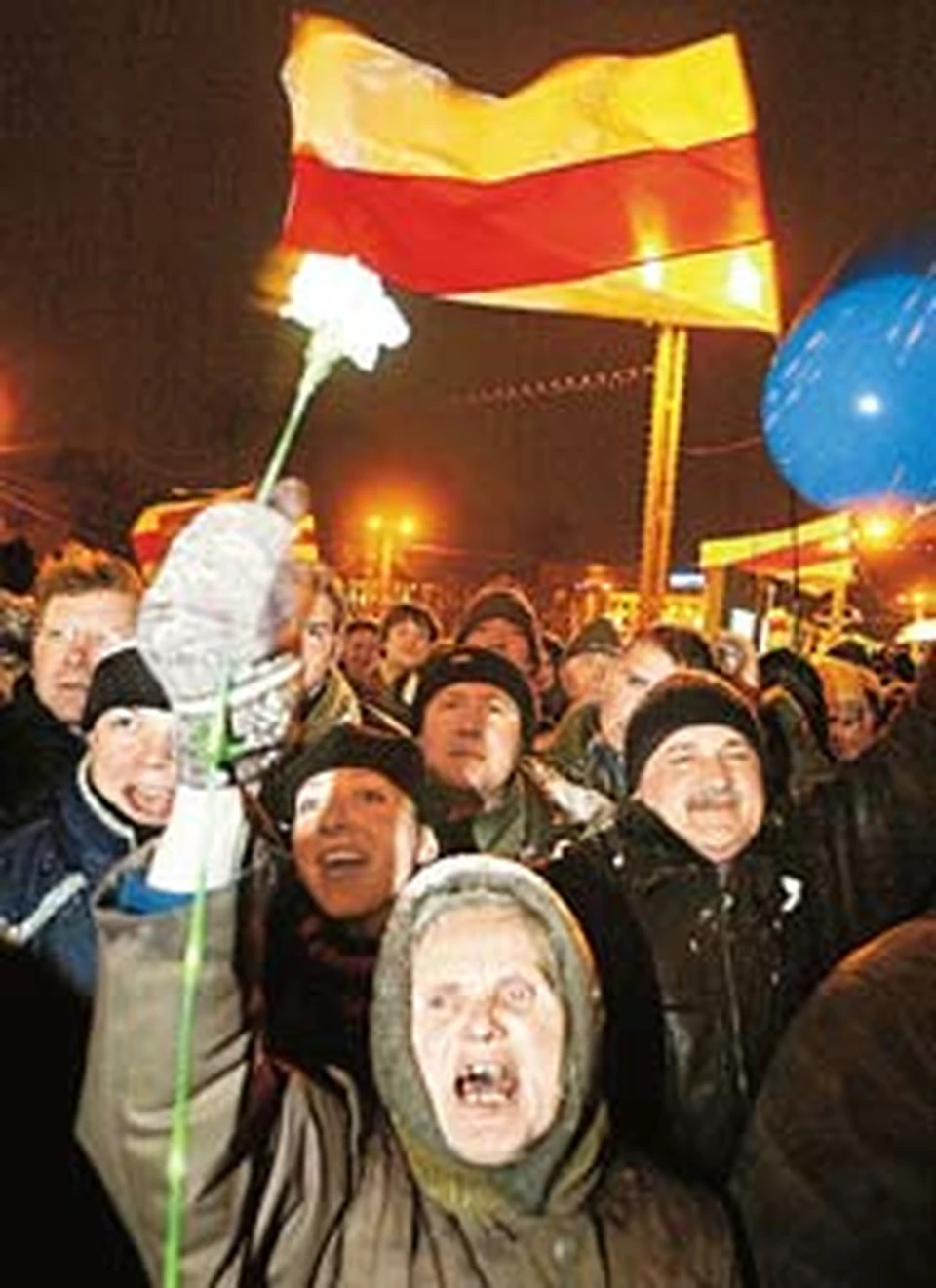 Митинговщики устали ждать хоть кого-нибудь: вождей оппозиции или Лукашенко.