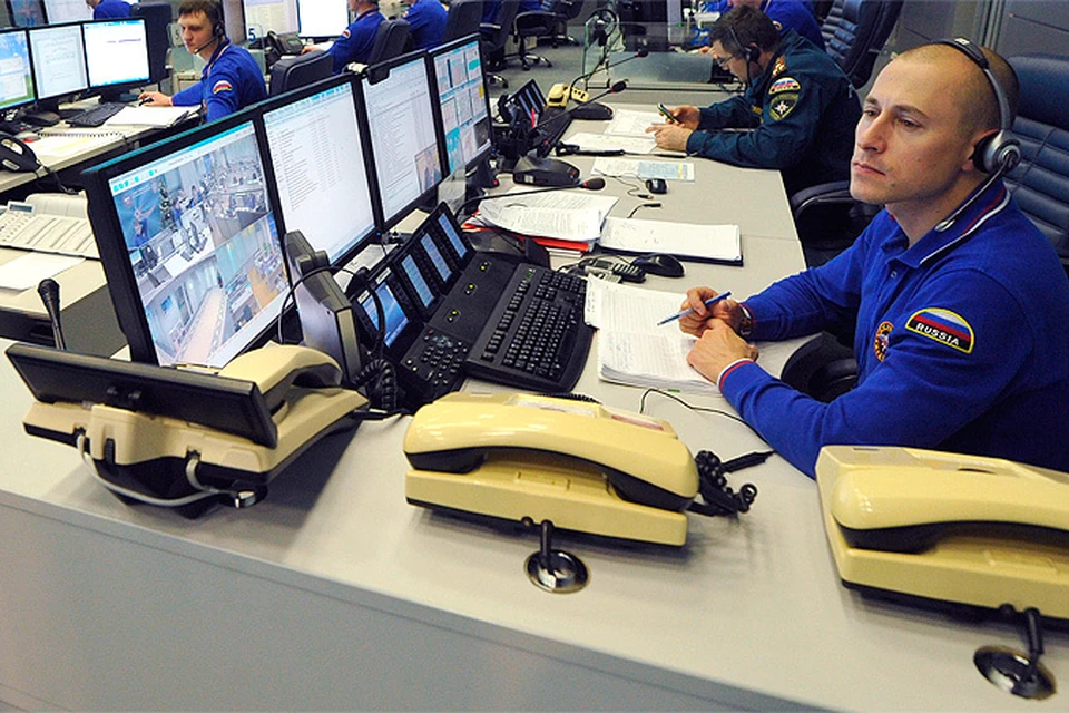 Диспетчерская 911 сша. Диспетчер полиции сша. Диспетчер службы спасения 911. Служба 911 сша. Оператор службы спасения 911.