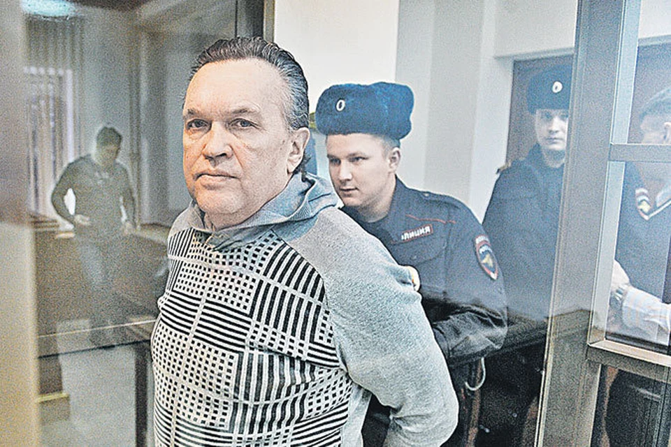 Присяжные признали Степана Гончарика виновным в убийстве жены и падчерицы