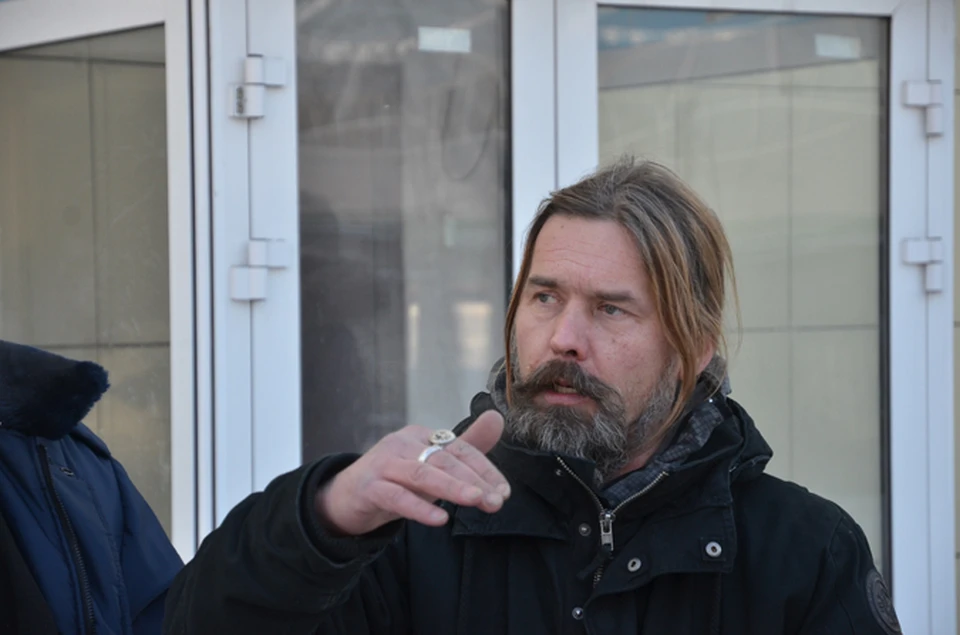 Дебош случился после того, как Сергей Троицкий отказался сдавать в багаж одеколон, и повздорил с представителями «Аэрофлота».