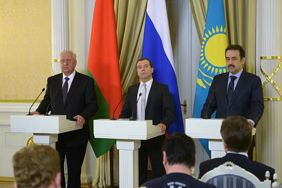 После этого на встрече с коллегами из Казахстана и Беларуси Дмитрий Медведев обсуждал ситуацию на Украине