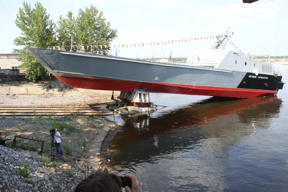 Это третье судно из серии кораблей, выполненных заводом по госзаказу Министерства обороны России