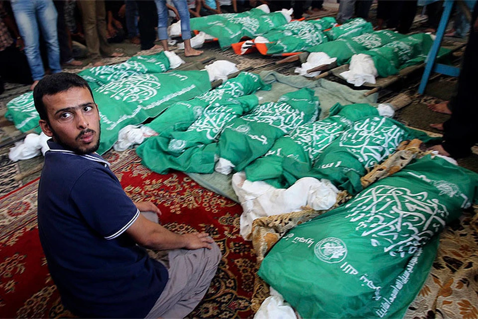 За последние две недели жертвами израильских бомб считается уже порядка 500 палестинцев.