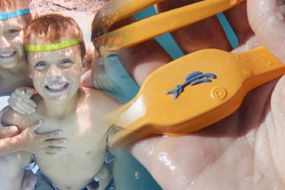 Электронная повязка на голове ребенка предупредит родителей, если он упадет в реку или бассейн