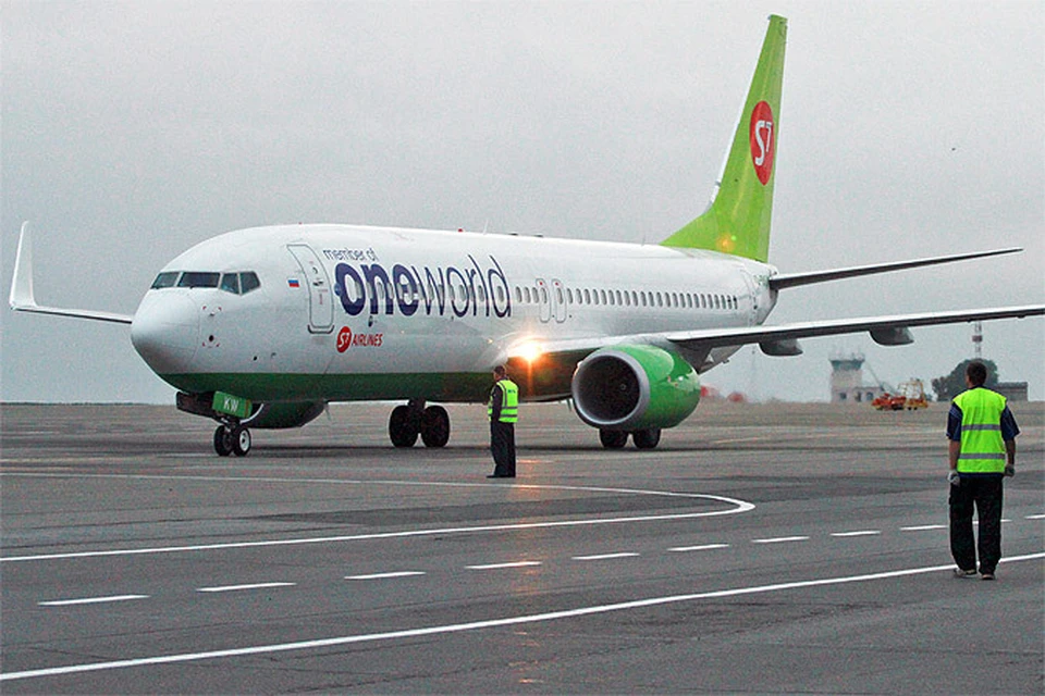 "Боинг 737" авиакомпании S7 не смог взлететь из-за расплавившегося на жаре асфальта в Домодедово