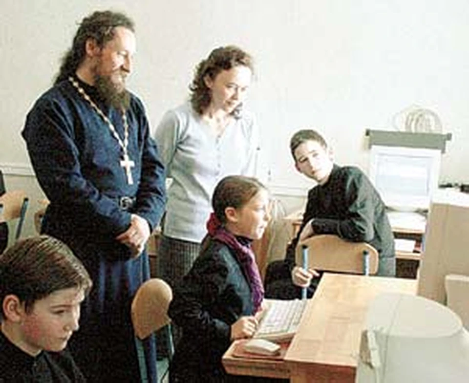 Священники стали частыми гостями на занятиях у ребят.
