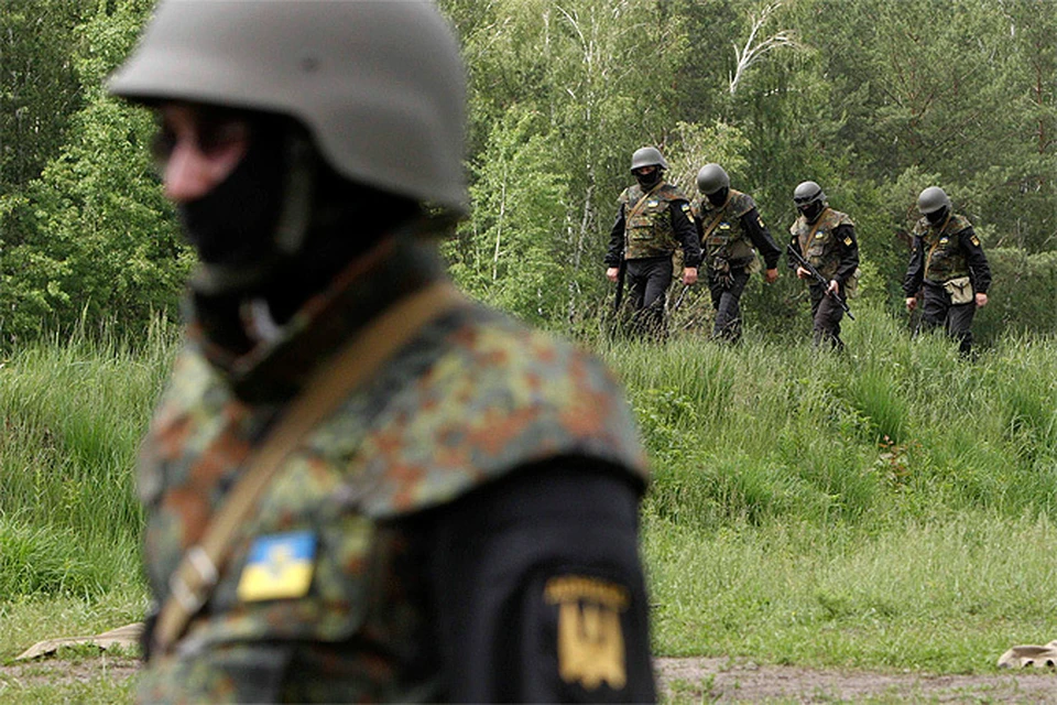 Ополченцы ДНР заявили, что окружили три группы украинских военных