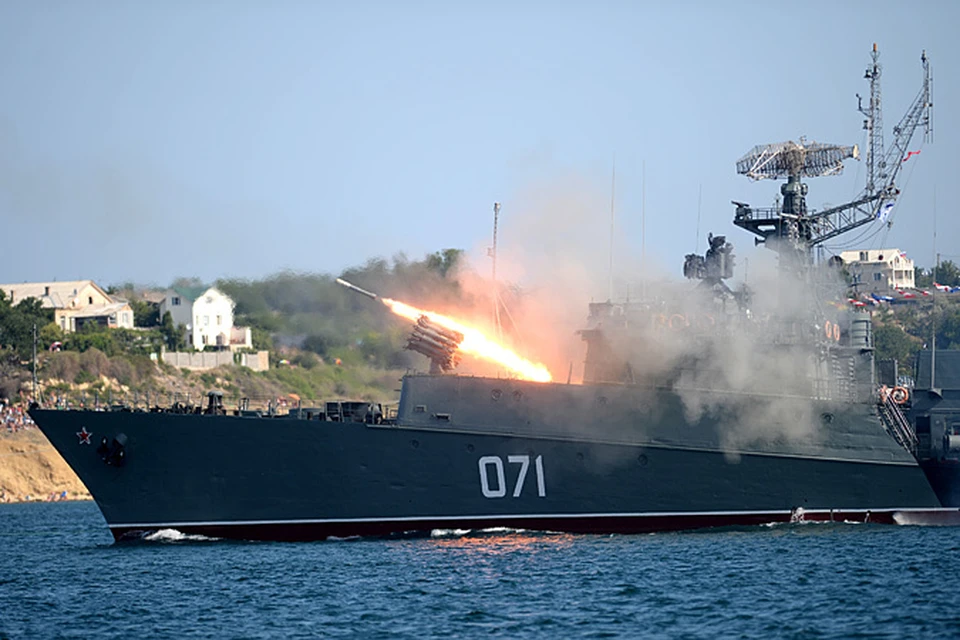Власти не собираются ставить новые задачи перед Черноморским флотом и группировкой войск в Крыму
