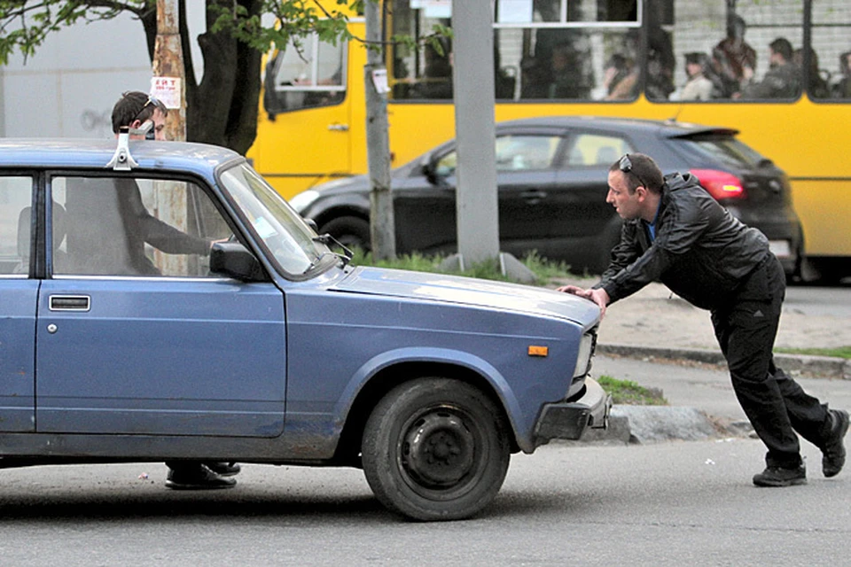 Покупатель получает скидку на покупку нового автомобиля при условии сдачи старого на утилизацию или через механизм «Trade-In»