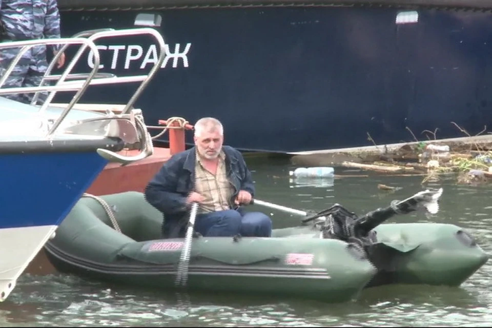 Мужчина через два дня забрал лодку у полицейских. Фото: предоставлено УТ МВД России по СФО