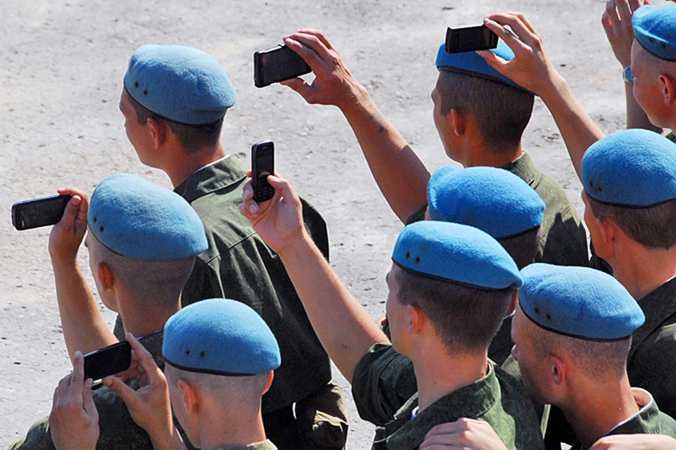 Российская армия обзавелось разом аккаунтами в трех популярнейших социальных сетях: Facebook, Instagram, Twitter, и собственным каналом на YouTube