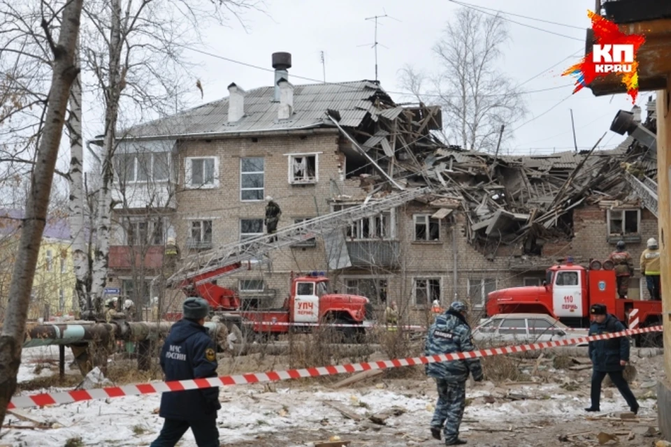 Полностью разрушены 8 квартир. Все конструкции дома находятся в аварийном состоянии.