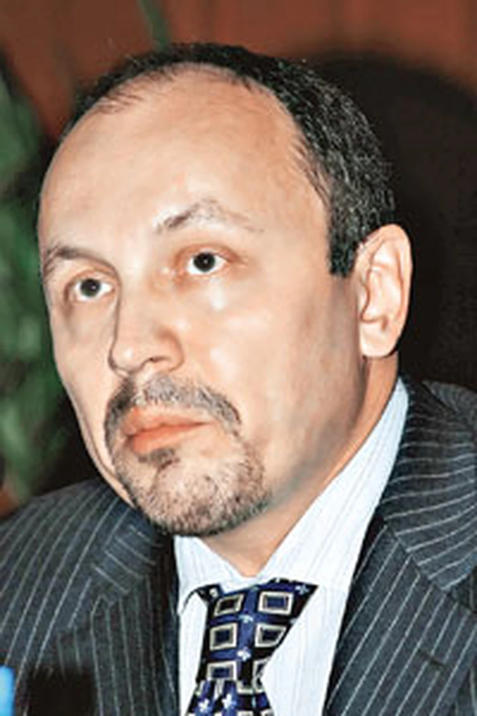 Директор миг