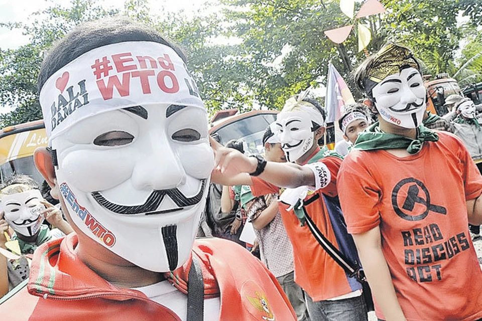 Протесты антиглобалистов преследуют ВТО с момента ее образования. Митинги не обошли и курортный индонезийский остров Бали, где в декабре прошлого года состоялась очередная конференция этой Всемирной организации.