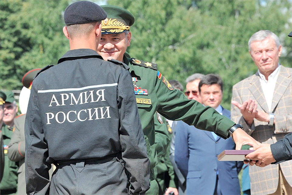 Конкурс проводится для  поощрения средств массовой информации, журналистов, военных экспертов, представителей медиапрофессий,общественности, сетевых журналистов и блогеров, внесших значительный вклад в укрепление позитивного имиджа российской армии.