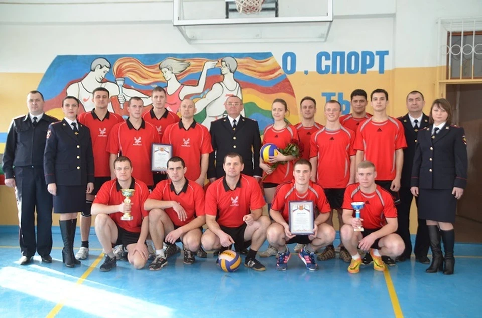 Победу на волейбольном соревновании одержала сборная команда МВД Крыма.
