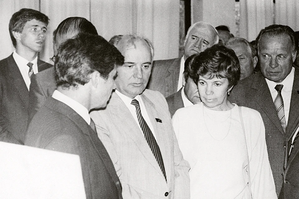 Дмитрий Фонарев (крайний слева) был невидимкой на встречах, где решались судьбы мира. Фото: из архива НАСТ.
