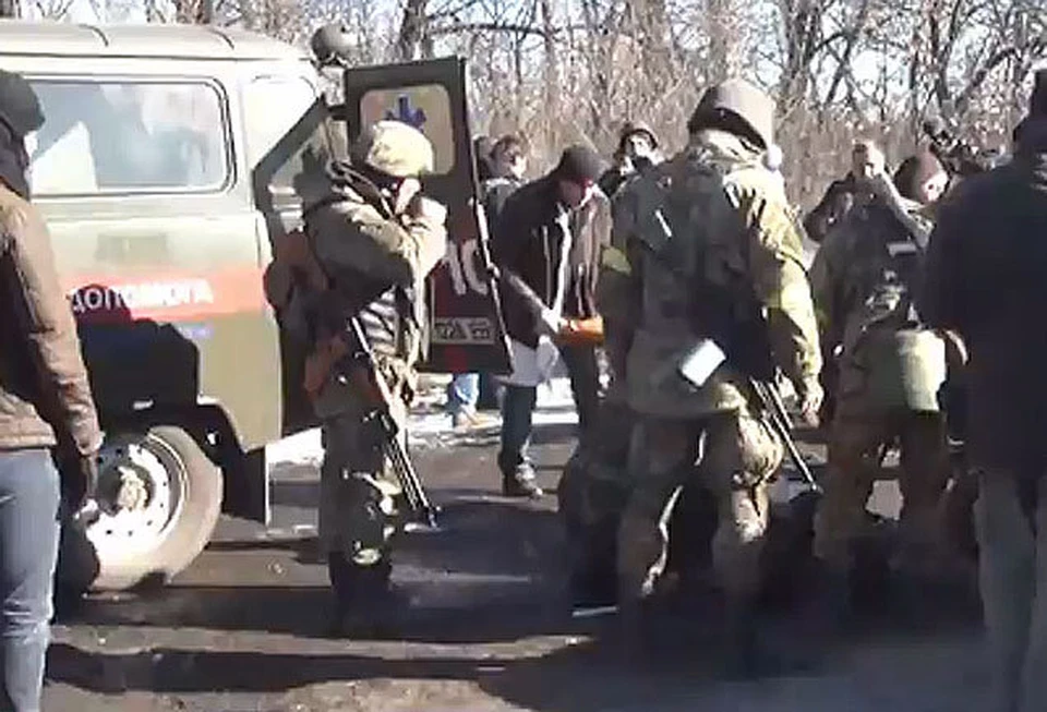 Украинские офицеры бежали из Дебальцево на машинах "скорой помощи"