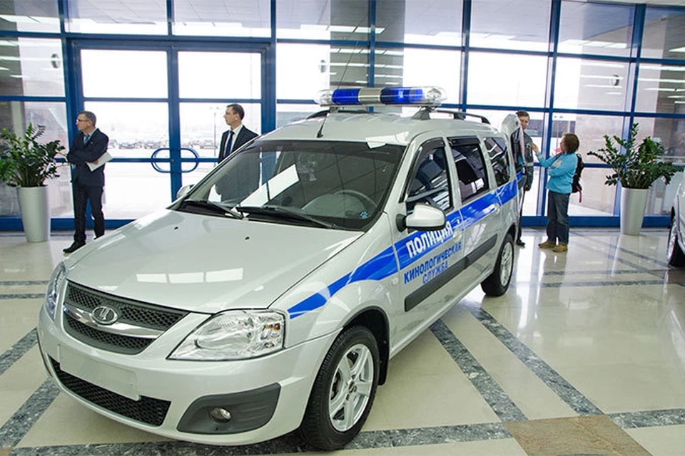 Инженеры "Автоваза" приспособили Lada Largus для кинологической службы полиции.