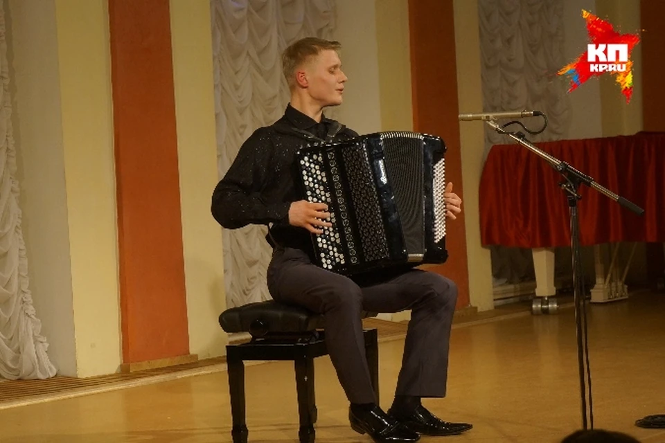 Лучший молодой баянист мира Александр Комельков дал сольный концерт в родной Вологде
