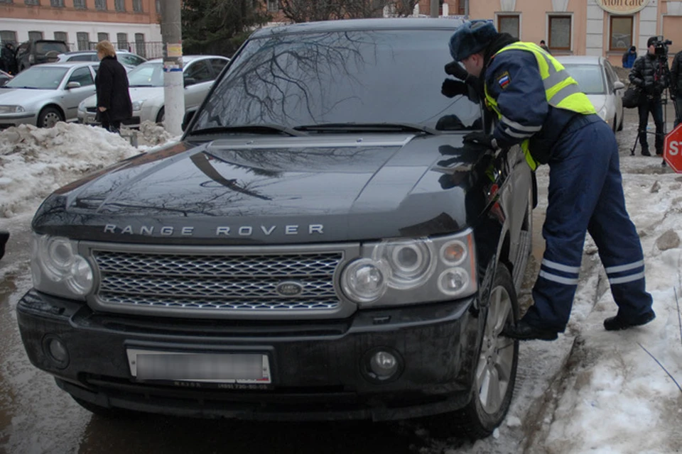 В Челябинске открыт сезон охоты на внедорожники Range Rover
