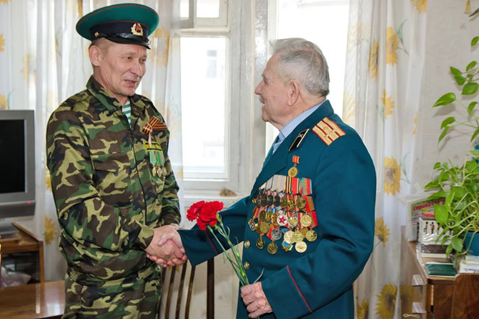 Самарские ветераны получили подарки и поздравления перед 9 Мая.