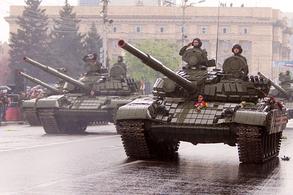 В Донецке 9 мая тоже прошел парад в честь 70-летия Великой Победы
