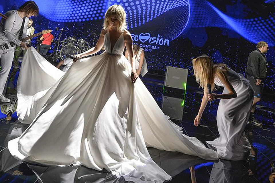 Полина поразила всех своим белоснежным платьем. Фото с. официального сайта "Евровидения". ФОТО: Официальный сайт Евровидения