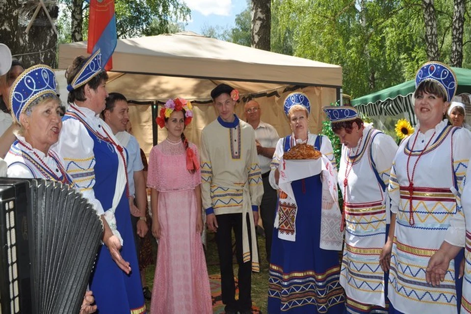 Платоновские свахи отдают замуж Дарью