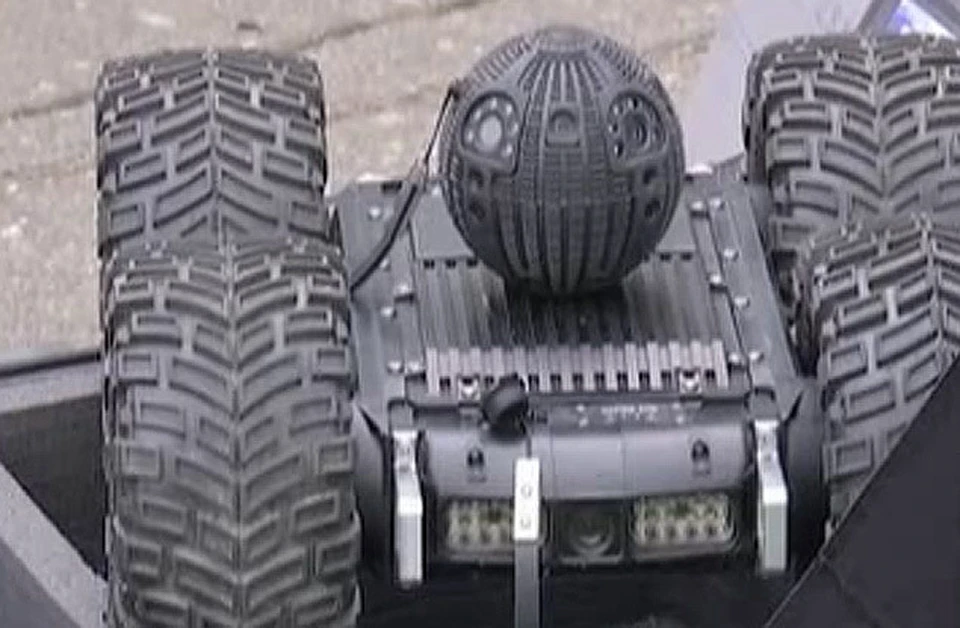 Мини-робот для российского спецназа поможет обезвредить террористов. Фото: телеканал Звезда