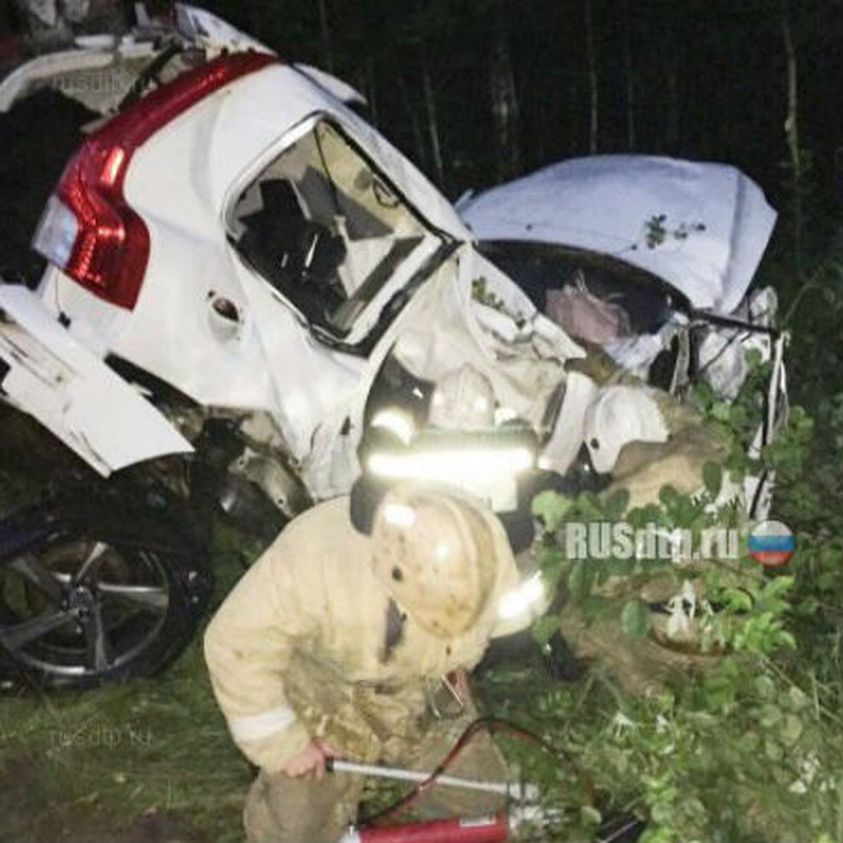 В аварии на Дороге жизни иномарку 