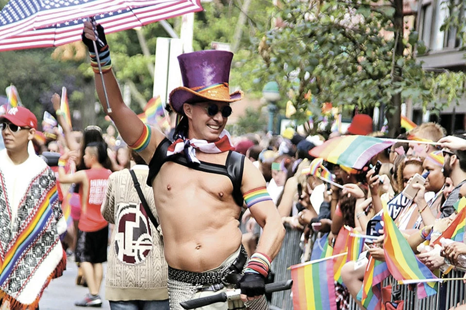 Демонстрации геев обычно выглядят очень ярко - отличная картинка для теленовостей!