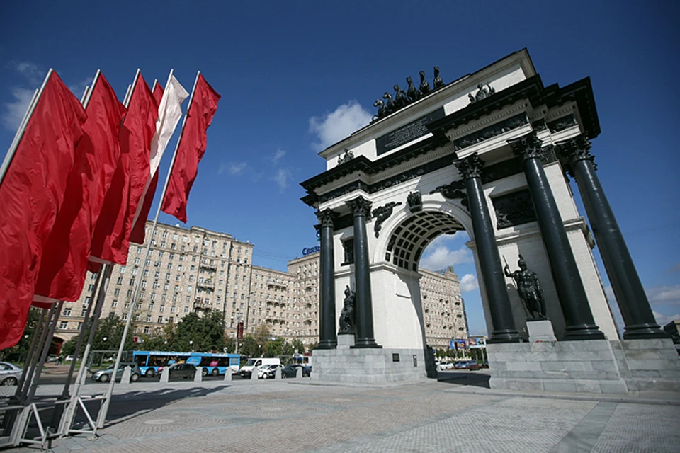 Арка на кутузовском проспекте в москве