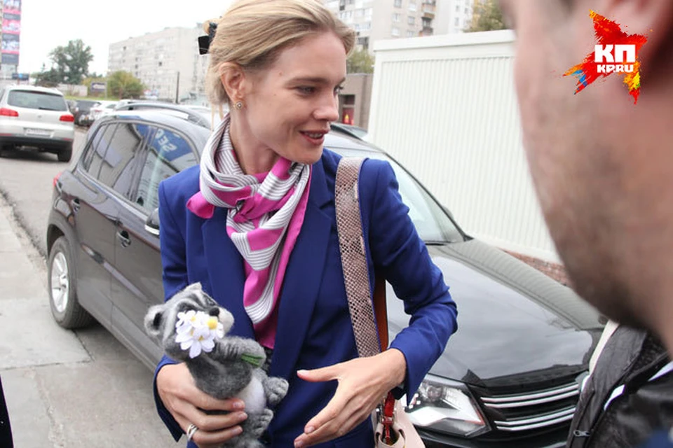 "Комсомолка" передала подарок от читателей для сестры Натальи Водяновой.