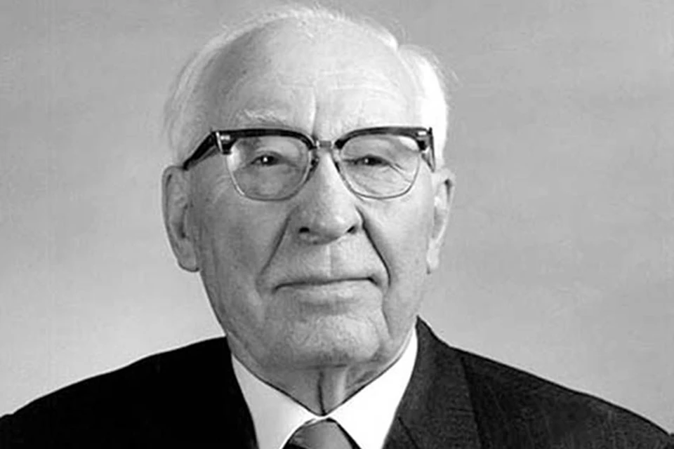 Ефим Славский являлся одним из руководителей проекта по созданию советского ядерного оружия