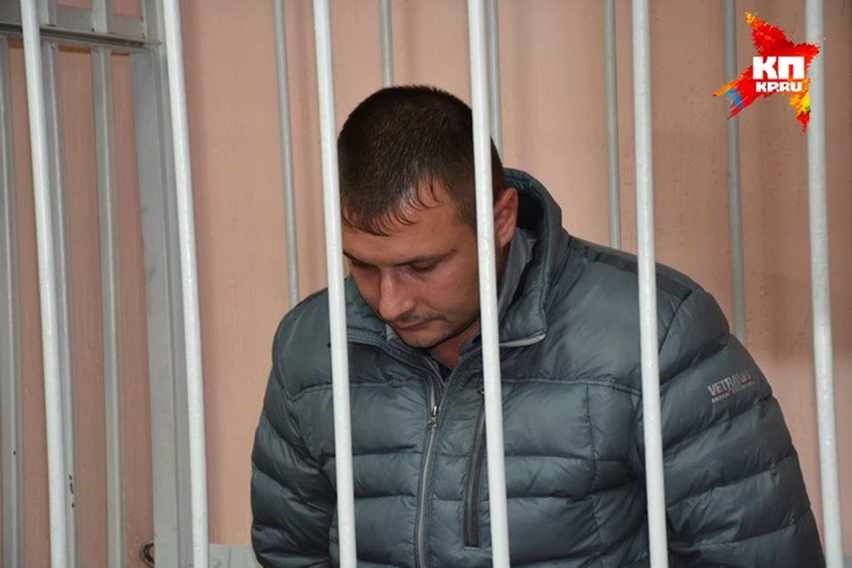 Сергей Коломоец вину свою не признал, говорит, что не избивал задержанного, а наоборот сам вызывал ему несколько раз скорую помощь.
