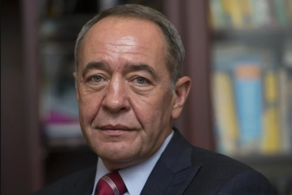 Экс-глава холдинга и бывший российский министр печати Михаил Лесин скончался от сердечного приступа