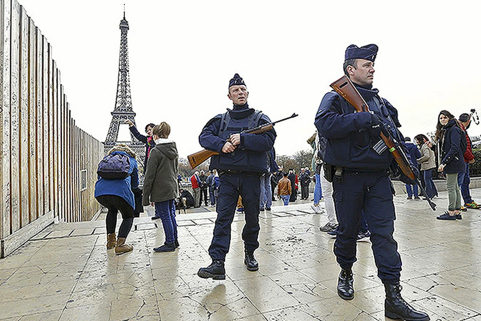 Первая реакция блогера Руслана Карманова на события в Париже - злорадство.