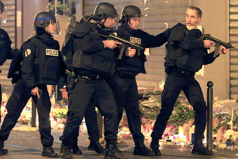 Французская полиция провела более 150 рейдов по всей стране