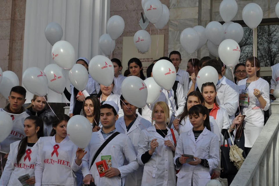 В День борьбы со СПИДом ставропольские студенты провели информационно-просветительскую акцию