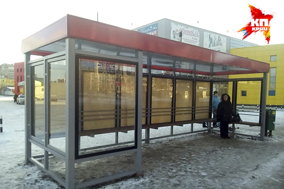 В Ижевске начали устанавливать остановки, которые защищают от ветра, дождя и снега. Фото: предоставлено УБиТ Администрации Ижевска